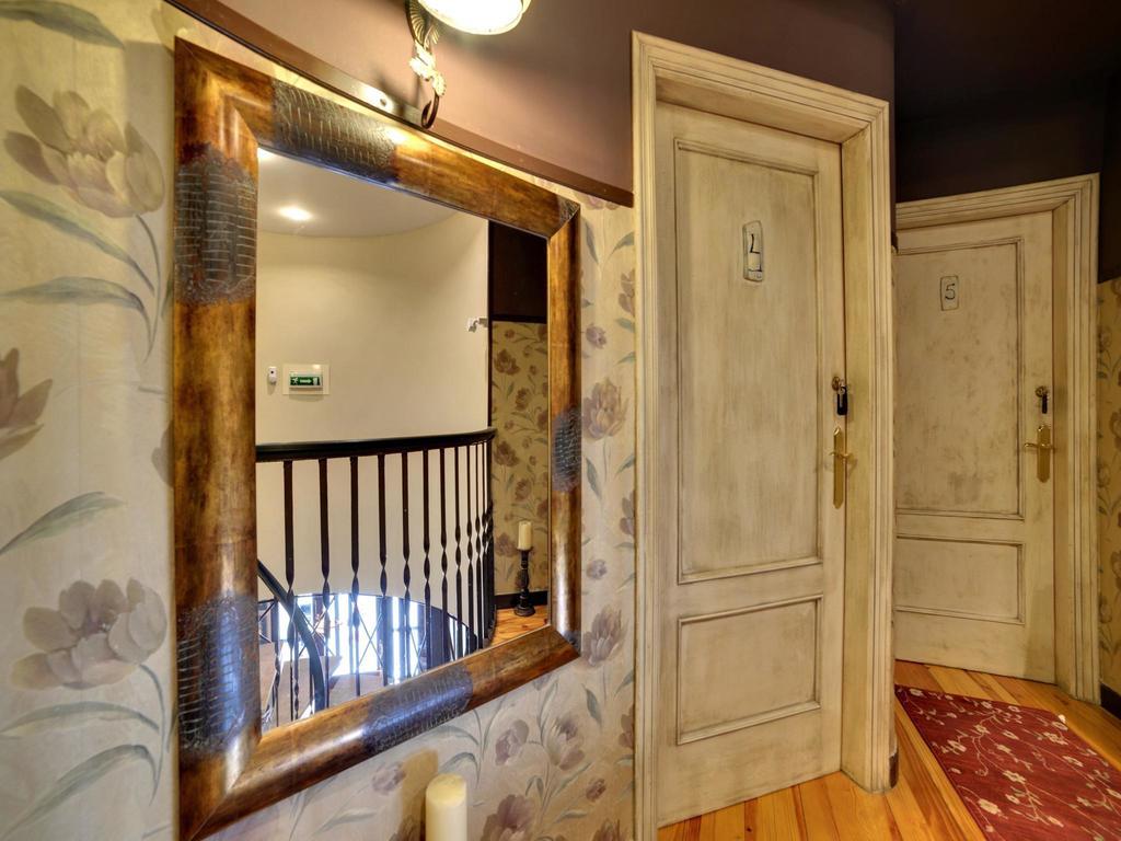 Hostal Rural Txapi Txuri Logis Hotels Murillo el Fruto Exterior foto