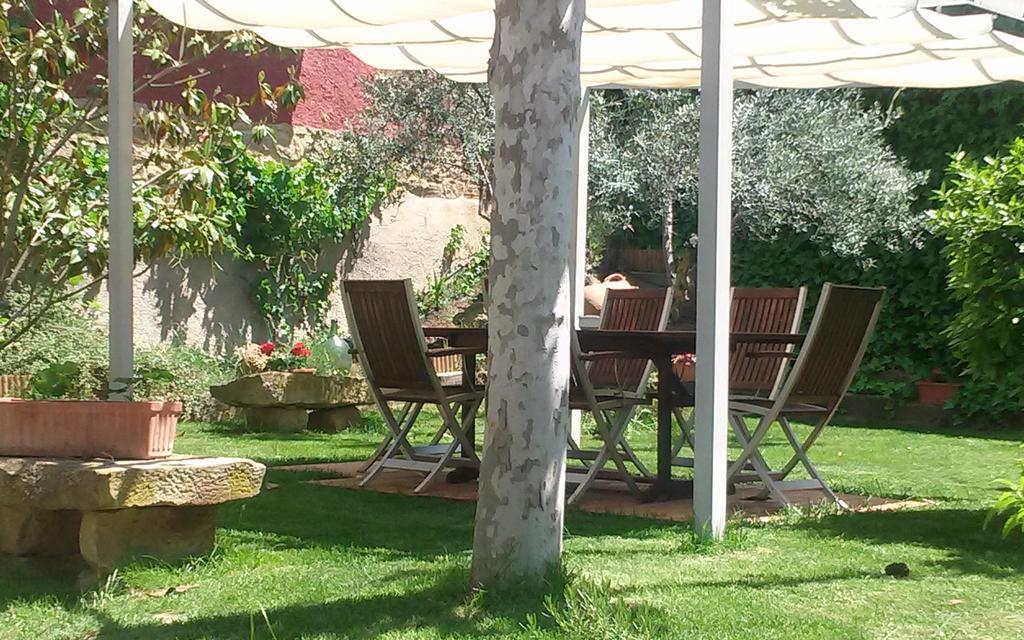 Hostal Rural Txapi Txuri Logis Hotels Murillo el Fruto Exterior foto